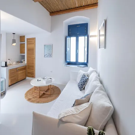Chiara Mykonos